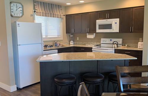 Wapato Point Condo | Wapato Point Lakefront Condo 2 Bd 2 Ba Corner Unit Manson Facing