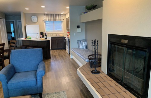 Wapato Point Condo | Wapato Point Lakefront Condo 2 Bd 2 Ba Corner Unit Manson Facing