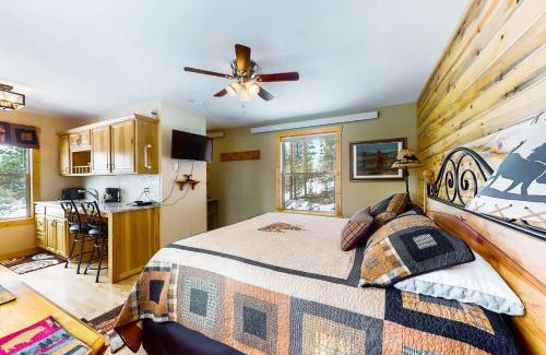 Grand Lake House | Wapiti Point - Guest House
