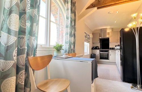 Newland Near Ulverston Apartment | Warehouse Apartment-1 King Bed, Sleeps 2
