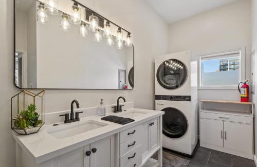 Downtown House | Warehouse District Modern Condo with Private Garage
