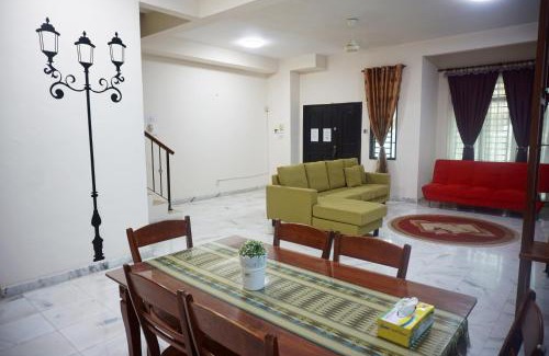 Kota Warisan House | Warisan Indah Homestay KLIA 2 Melayu sahaja