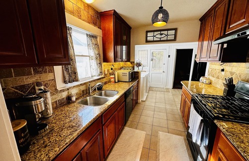 Tower District House | Warm 2 Bedroom Bungalow with 2 Living Rooms and a Grand Piano!