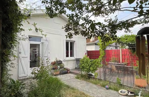 Villenave-d'Ornon House | Warm and colorful townhouse