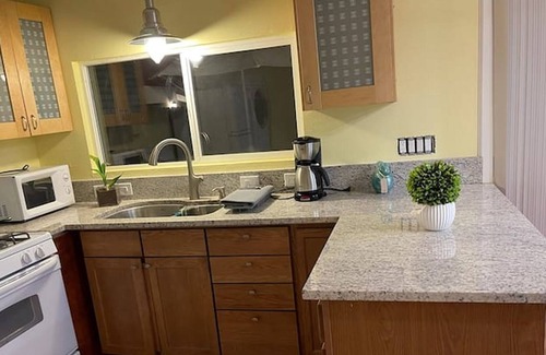 Antioch House | Warm and Comfy Antioch Cottage, close to everything