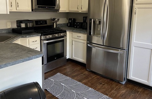 Metairie House | Warm and Cozy House 10 minutes from New Orleans. 30 day minimum stay.
