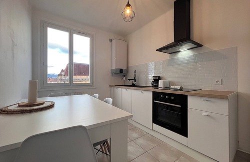 Villefranche-sur-Saone Apartment | Warm and bright accommodation