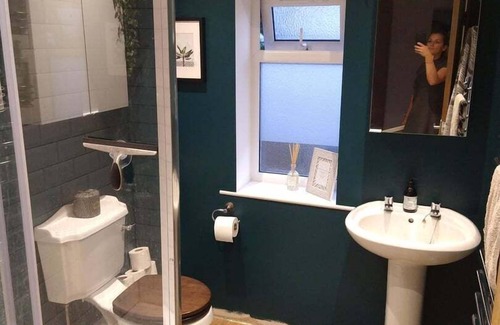 Bristol House | Warm and Homely 4BR | Parking | WiFi | Garden
