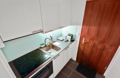Lens Apartment | Warm and peaceful studio