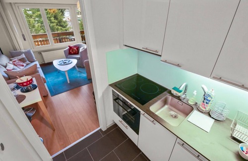 Lens Apartment | Warm and peaceful studio