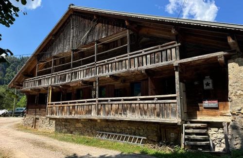 Abondance Ski Chalet | Warm and Stylish Boutique Lodge L'Etoile de Savoie
