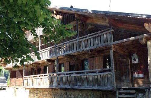 Abondance Ski Chalet | Warm and Stylish Boutique Lodge L'Etoile de Savoie