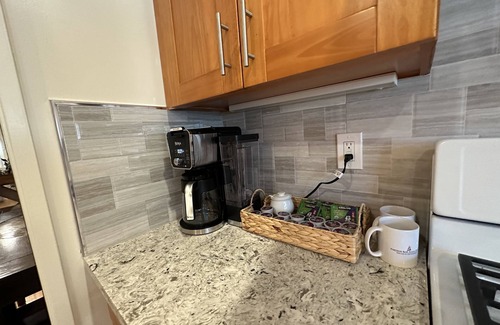 Linfield Oaks Apartment | warm and sweet apartment