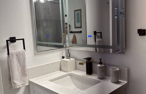 Baldwin Park House | Warm, charming 1 private bedroom in condo Baldwinpark
