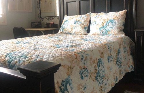 Baldwin Park House | Warm, charming 1 private bedroom in condo Baldwinpark
