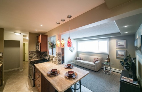 Jasper Place Condo | Warm &Cozy Newly Furnished Suite near Downtown&WEM