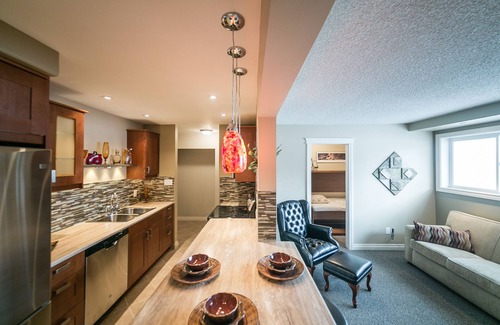 Jasper Place Condo | Warm &Cozy Newly Furnished Suite near Downtown&WEM