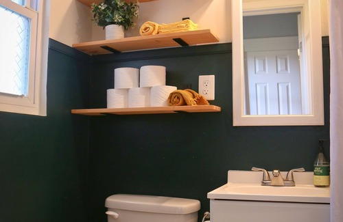 Norfolk House | Warm Gem near base/school/ hospitals