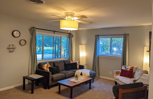 Norfolk House | Warm Gem near base/school/ hospitals