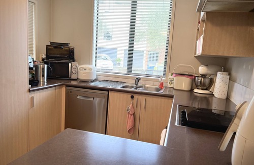 Glen Eden House | Warm house in good Locations fully furnished min stay 30nights