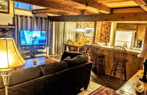 Big Bear Lake House | Warm & Inviting Townhouse at Snow Summit Base!