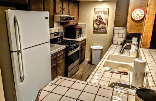 Big Bear Lake House | Warm & Inviting Townhouse at Snow Summit Base!