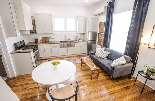 Downtown House | Warm Lafayette Escape Fireplace, Full Kitchen & Free Parking
