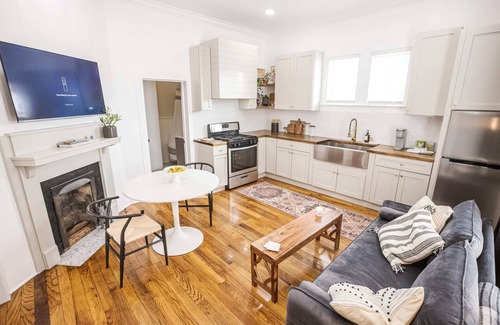 Downtown House | Warm Lafayette Escape Fireplace, Full Kitchen & Free Parking