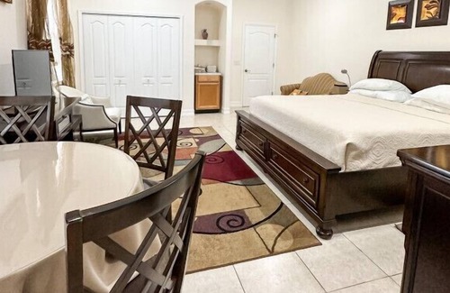 Warm Mineral Springs Condo | Warm Springs Studio near warm springs & beach