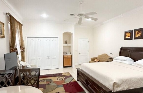 Warm Mineral Springs Condo | Warm Springs Studio near warm springs & beach