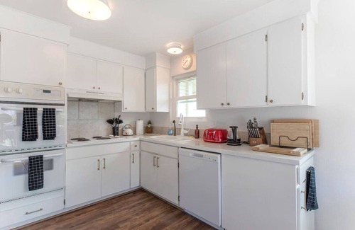 Oak Harbor House | Warm Upper Unit w/Amazing View @Whidbey Island