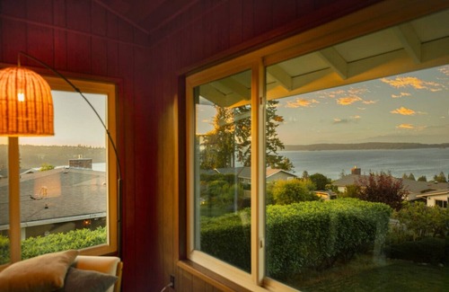 Oak Harbor House | Warm Upper Unit w/Amazing View @Whidbey Island