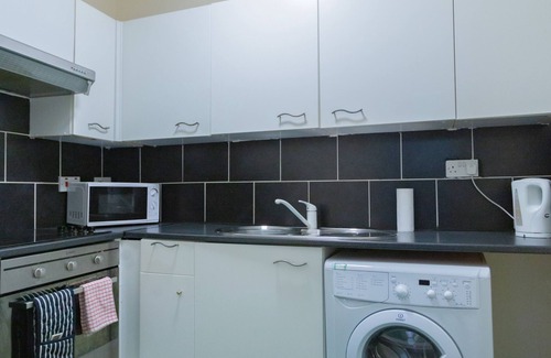 West End Apartment | Warm&Welcoming City Centre Apartments by Meadows 3