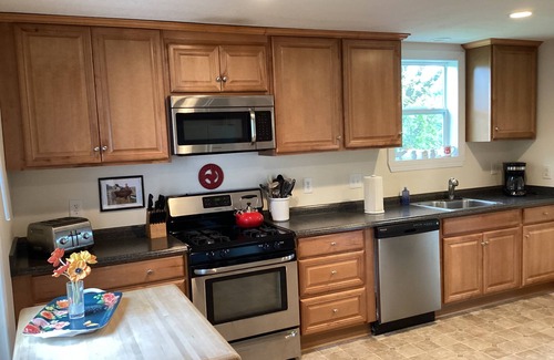 Toms Brook House | Warm Welcoming Retreat in Shenandoah w/1 mile of River, Stunning Mountain View’s