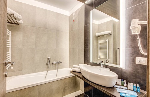 Zona XXIV Fonte Ostiense Hotel | Warmthotel