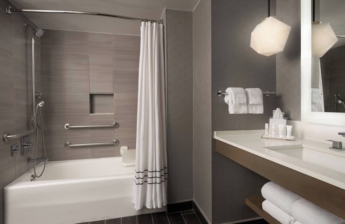 Warner Center Hotel | Warner Center Marriott Woodland Hills