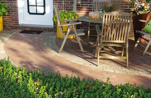 Zetel Apartment | Warnken vacation apartment - 15 km from the Jade Bay on the North Sea