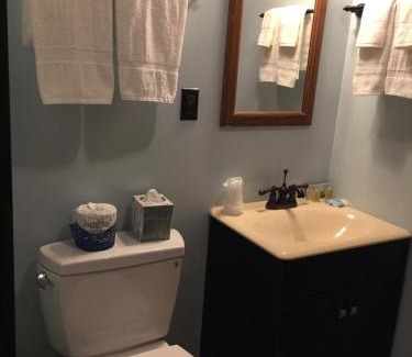 Warrensburg Hotel | Warrensburg Inn & Suites - 6 Mi to Lake George