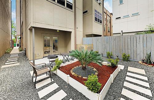 Washington Ave./ Memorial Park House | Washington Corridor