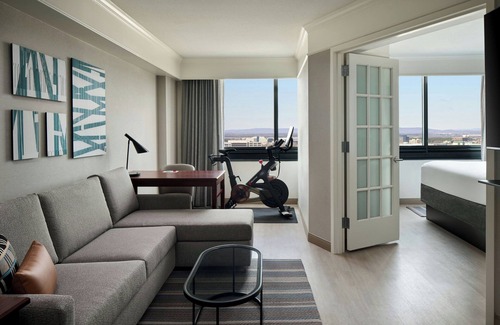 Herndon Hotel | Washington Dulles Marriott Suites