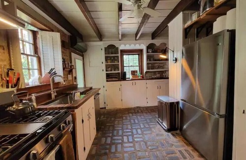 Old Town Alexandria House | Washington Family Home - National Treasure, Est 1750 located at 107 S Lee Street