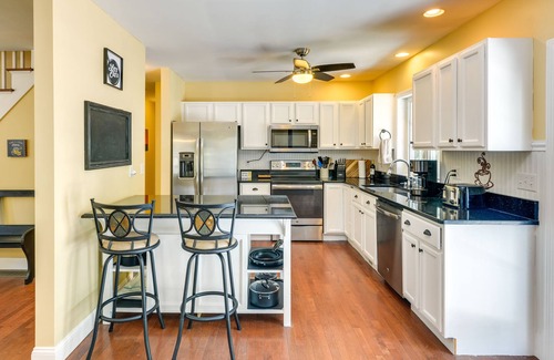 Washington House | Washington Getaway - 8 Mi to Pillsbury State Park!