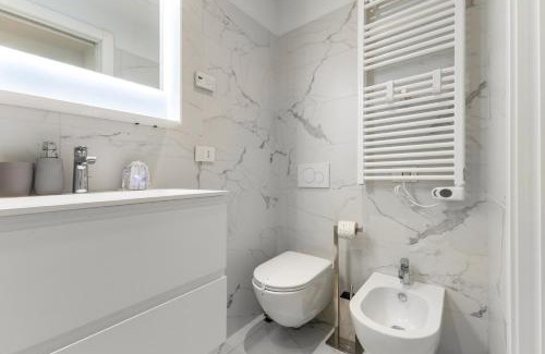Navigli Apartment | Washington - metro M4 5min - Duplex with terrace