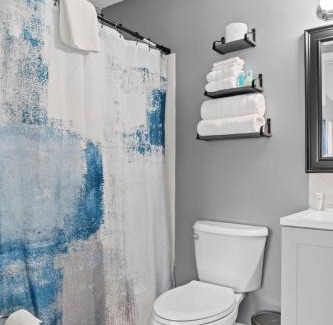 Norwell Hotel | Washington Park Motel Deluxe Suite