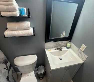 Norwell Hotel | Washington Park Motel Standard Suite