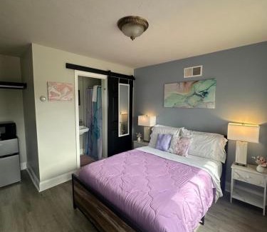 Norwell Hotel | Washington Park Motel Standard Suite