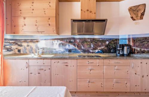 Albions Apartment | Wasserfall Moarlhof Kastelruth