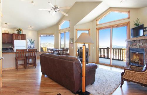 Estes Park Apartment | Watanga Mountain 15A Condo