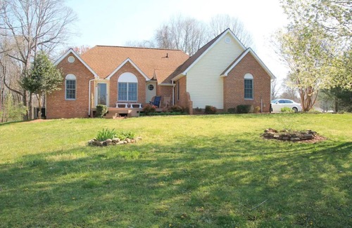 Butler House | Watauga Lake Home with Private Dock and Large Yard