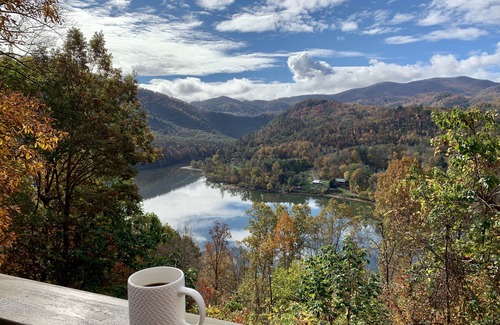 Butler House | Watauga Lake & Mtn Views - Hot Tub & Dock on the lake